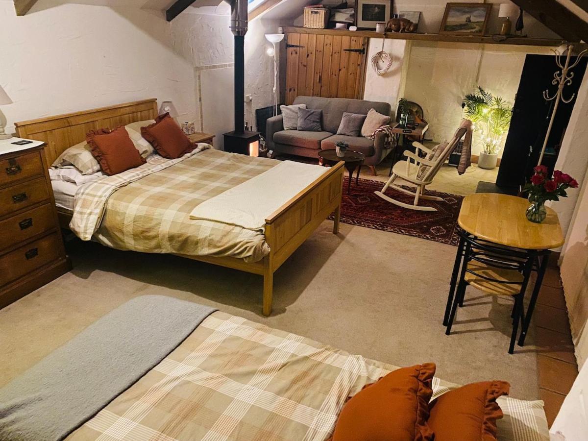 Cozy, Open Plan Barn With Log Burner * Truro